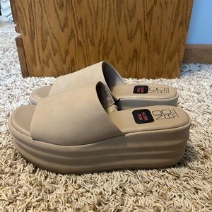 Platform slide on sandal